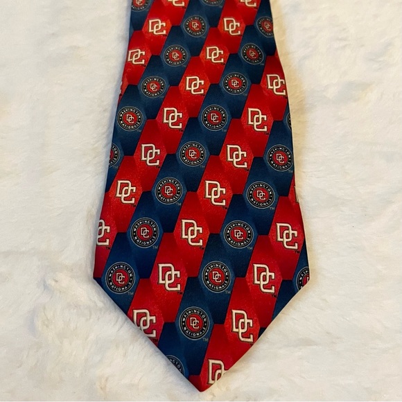 Vintage MLB Washington DC Nationals Baseball Pattern Silk Tie - Picture 4 of 7